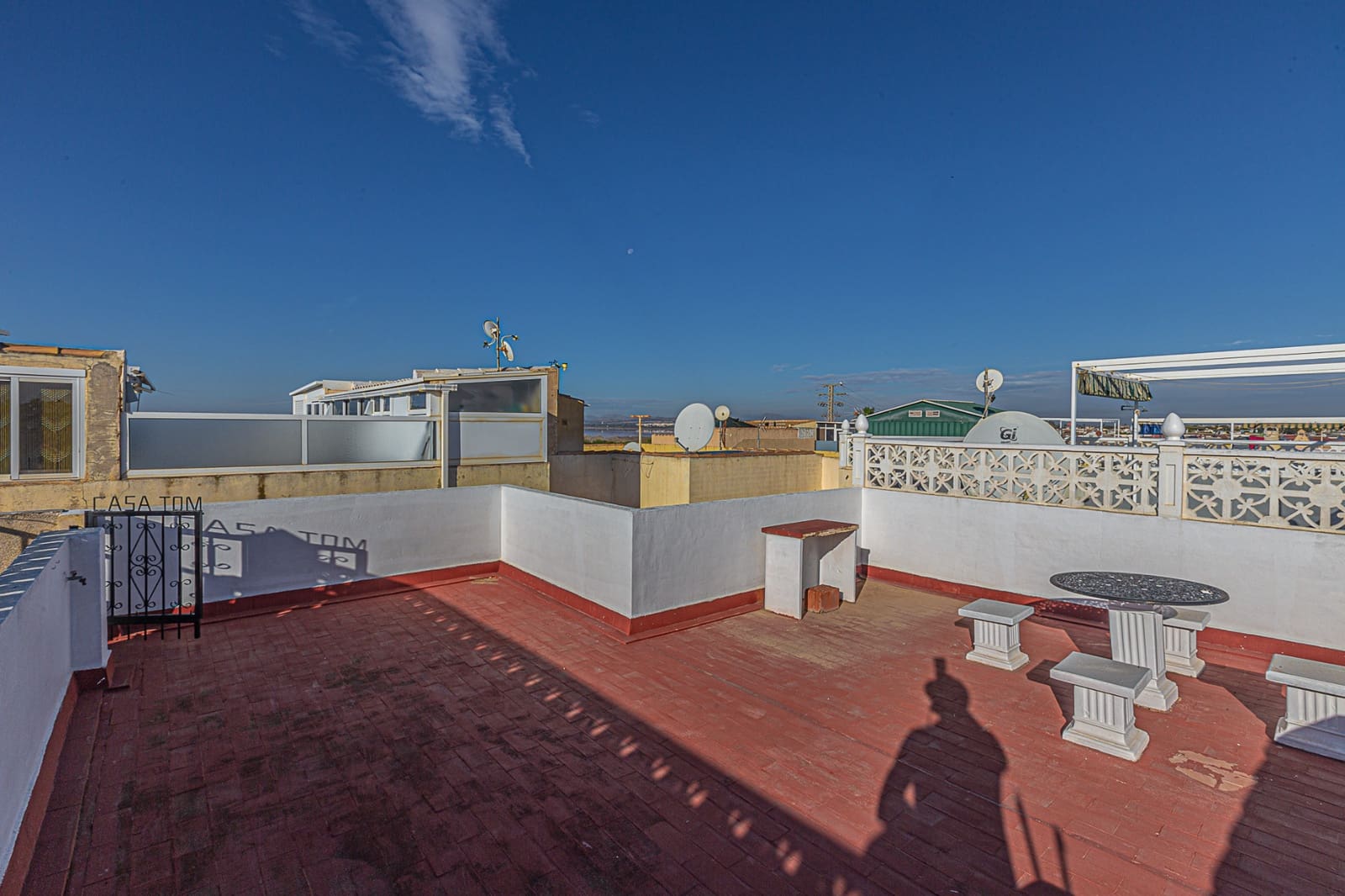 Ático de 2 habitaciones en Torrevieja en venta con piscina - 129.000 € (Ref: 10175780)
