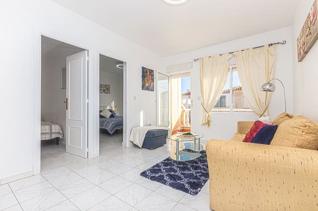 Ático de 2 habitaciones en El Chaparral - La Siesta - La Torreta, Torrevieja en venta con piscina - 129.000 € (Ref: 10175780)