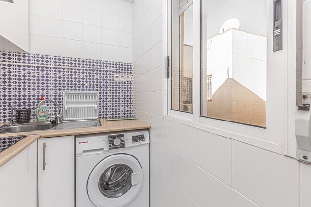 Ático de 2 habitaciones en El Chaparral - La Siesta - La Torreta, Torrevieja en venta con piscina - 129.000 € (Ref: 10175780)