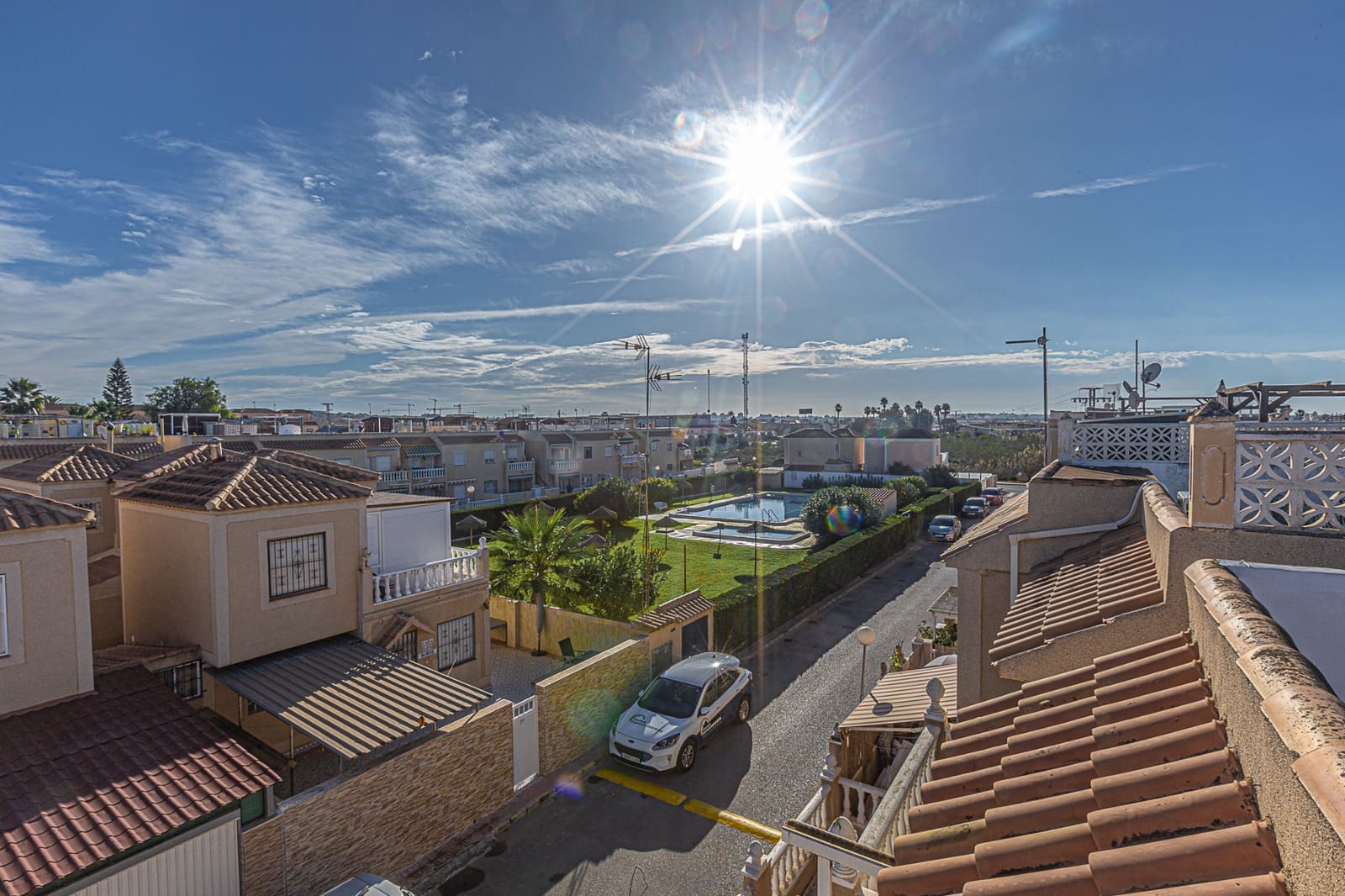 Ático de 2 habitaciones en Torrevieja en venta con piscina - 129.000 € (Ref: 10175780)