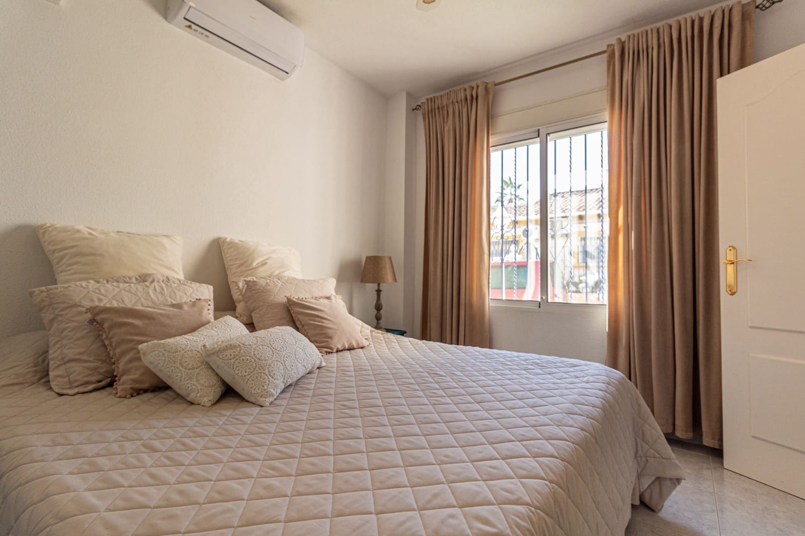 2 soveværelse Lejlighed til salg i Playa Flamenca med swimmingpool - € 269.000 (Ref: 10179213)