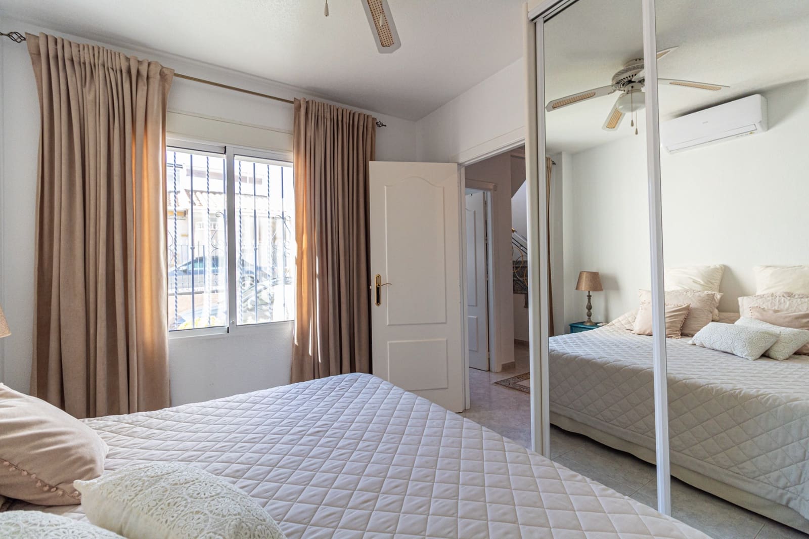 2 soveværelse Lejlighed til salg i Playa Flamenca med swimmingpool - € 269.000 (Ref: 10179213)