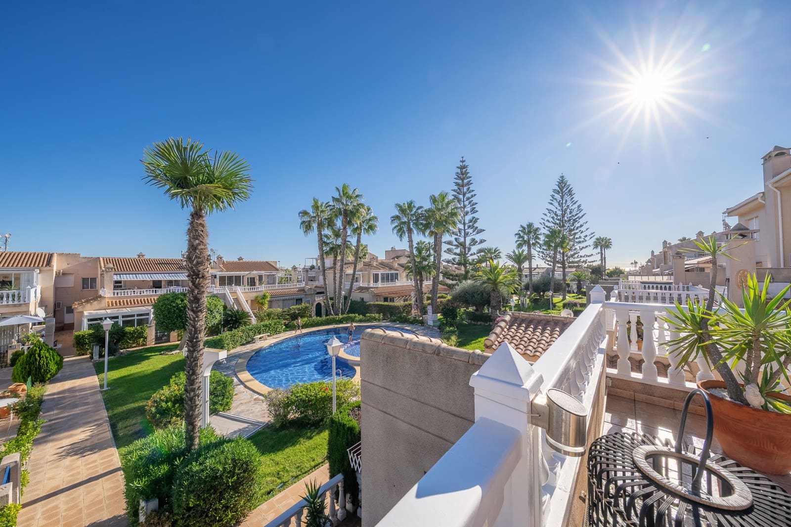 2 soveværelse Lejlighed til salg i Playa Flamenca med swimmingpool - € 269.000 (Ref: 10179213)