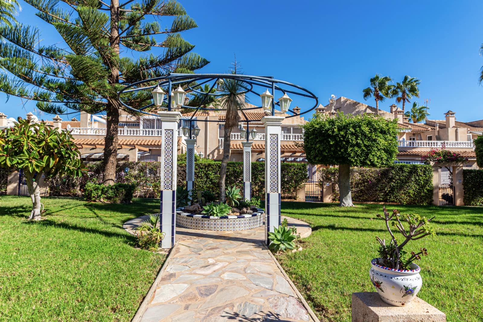 2 soveværelse Lejlighed til salg i Playa Flamenca med swimmingpool - € 269.000 (Ref: 10179213)