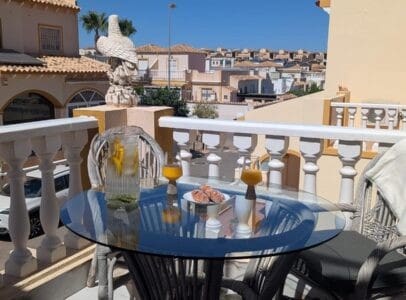 2 Zimmer Reihenhaus zu verkaufen in Punta Prima mit Pool Garage - 299.000 € (Ref: 10179423)