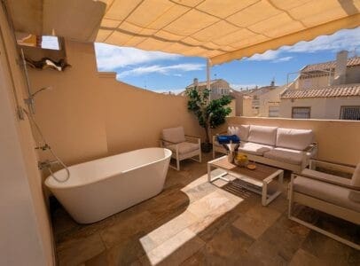 2 Zimmer Reihenhaus zu verkaufen in Punta Prima, Torrevieja mit Pool Garage - 299.000 € (Ref: 10179423)