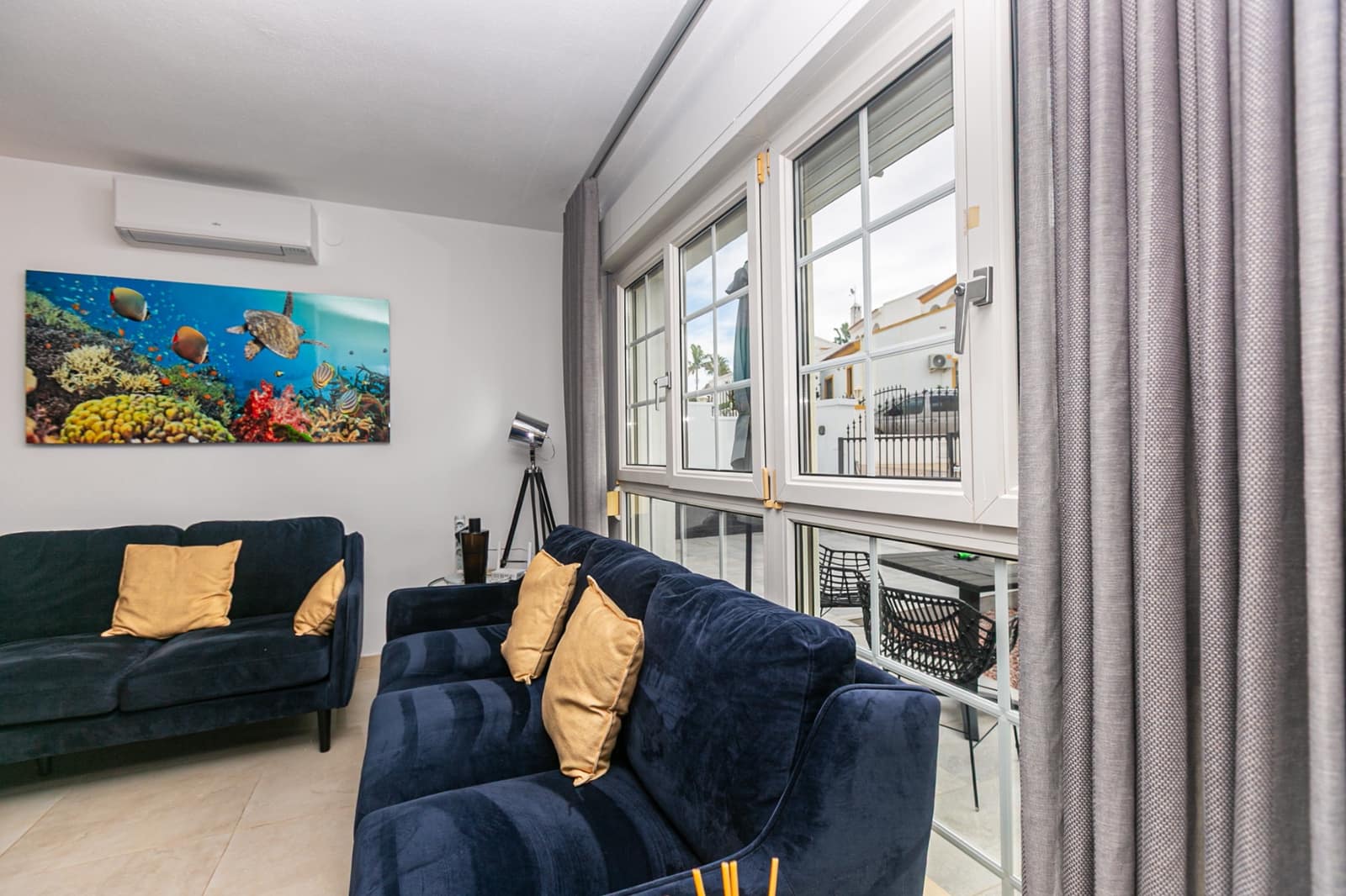 4 quarto Moradia para venda em Villamartin com piscina garagem - 579 000 € (Ref: 10182027)