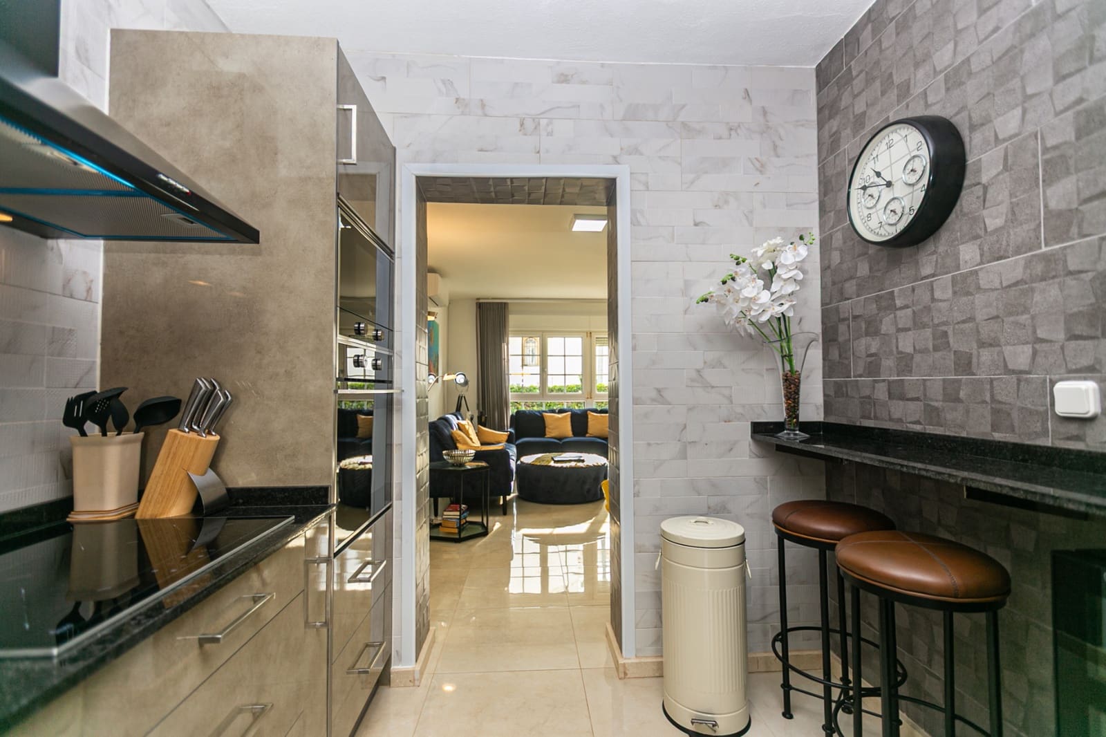 4 quarto Moradia para venda em Villamartin com piscina garagem - 579 000 € (Ref: 10182027)