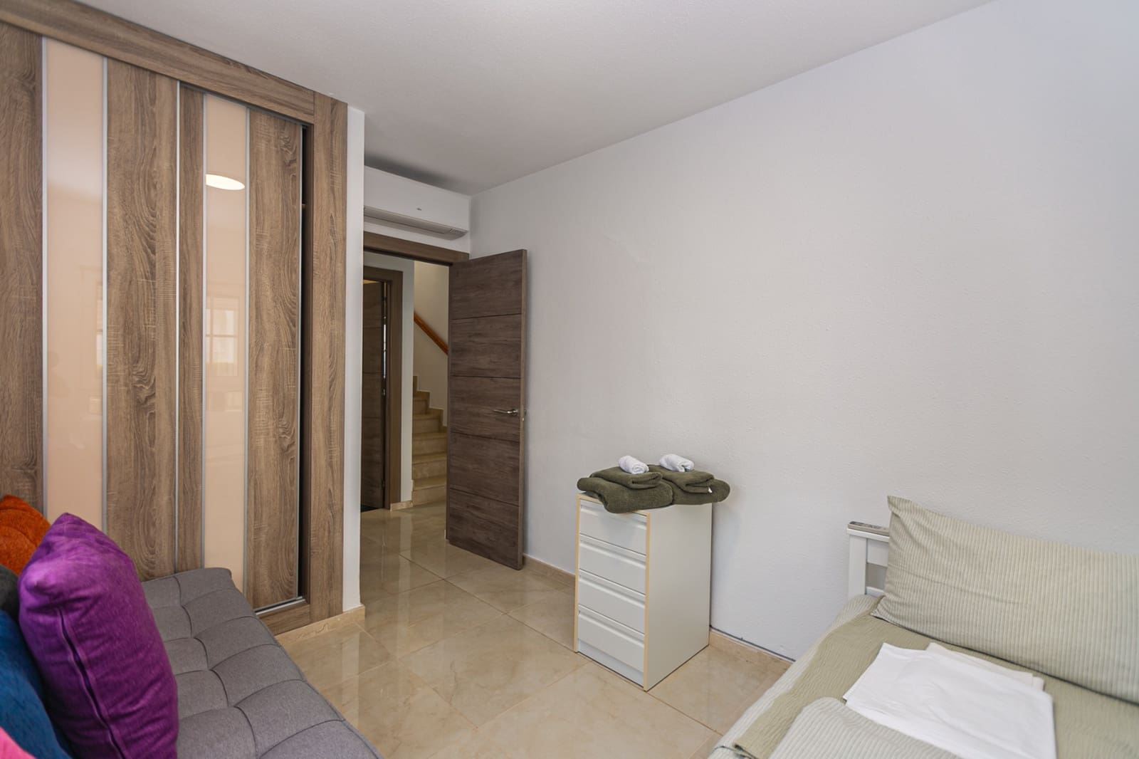 4 quarto Moradia para venda em Villamartin com piscina garagem - 579 000 € (Ref: 10182027)