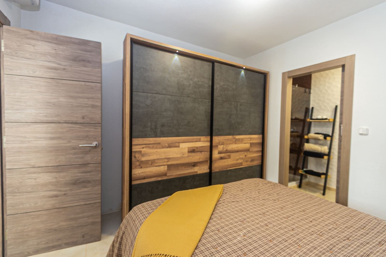 4 quarto Moradia para venda em Villamartin com piscina garagem - 579 000 € (Ref: 10182027)
