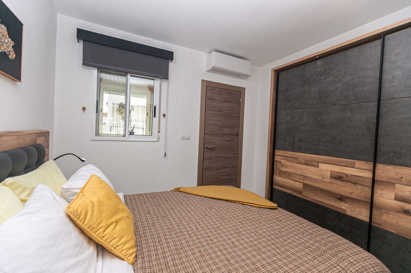 4 quarto Moradia para venda em Villamartin com piscina garagem - 579 000 € (Ref: 10182027)