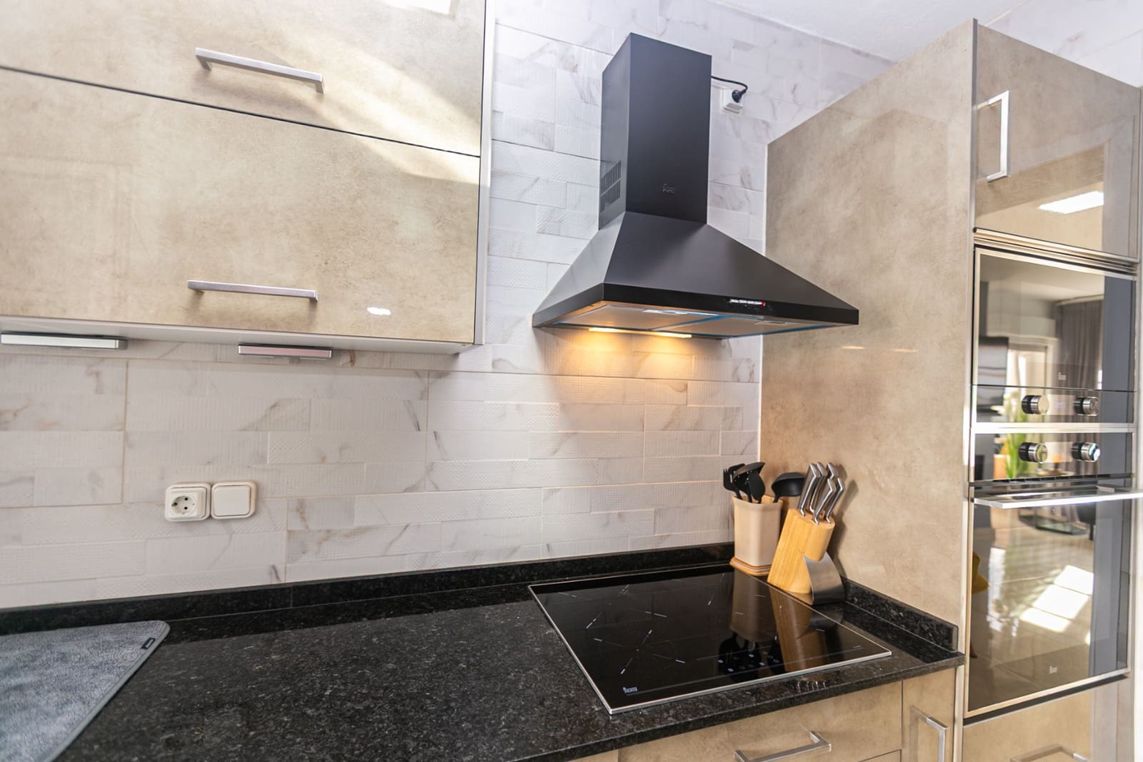 4 quarto Moradia para venda em Villamartin com piscina garagem - 579 000 € (Ref: 10182027)