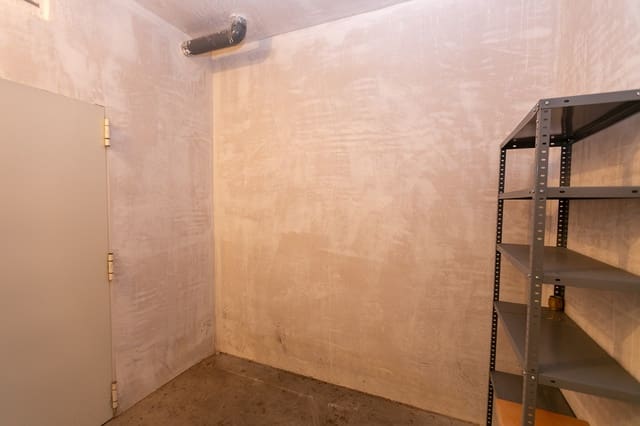 Garagem para arrendar em Playa Flamenca, Orihuela - 181 € (Ref: 10186117)