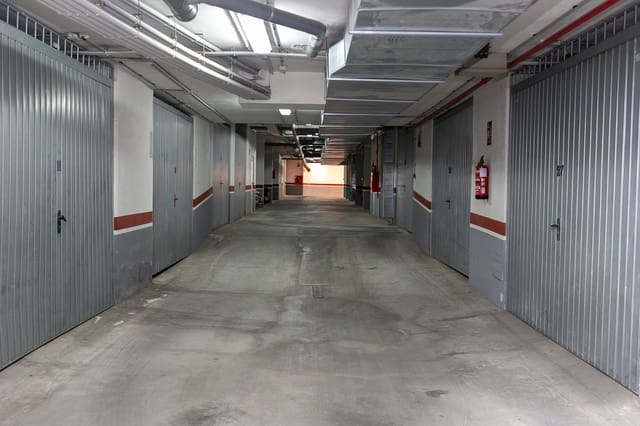 Garagem para arrendar em Playa Flamenca, Orihuela - 181 € (Ref: 10186117)