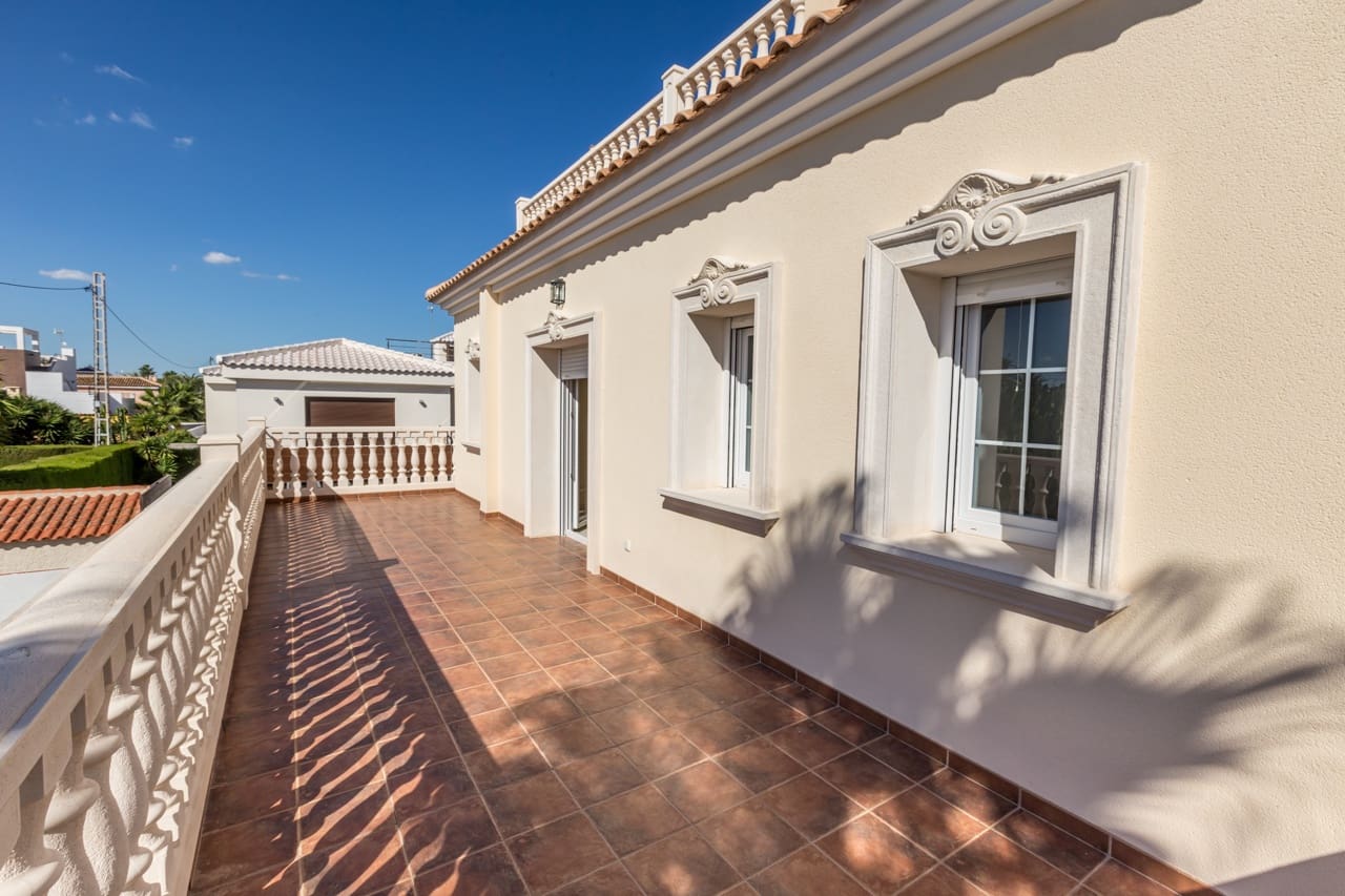 5 chambre Villa/Maison à vendre à Cabo Roig avec piscine - 910 000 € (Ref: 3668186)