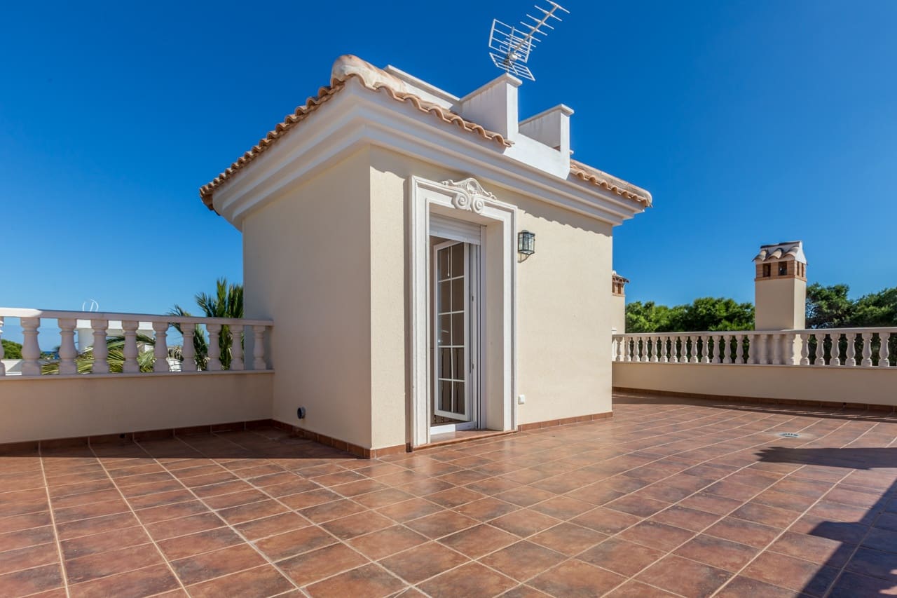 5 chambre Villa/Maison à vendre à Cabo Roig avec piscine - 910 000 € (Ref: 3668186)