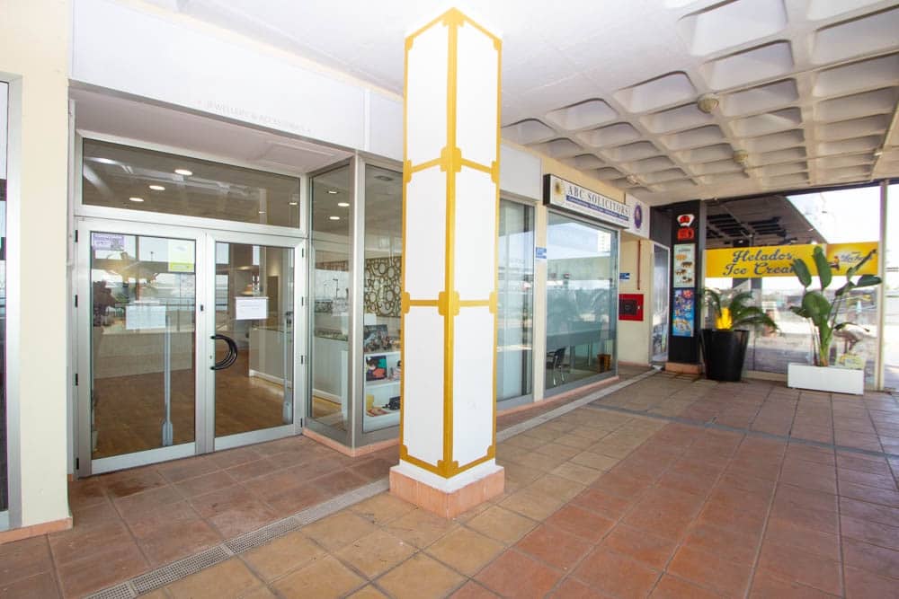 1 chambre Local Commercial à vendre à Playa Flamenca - 230 000 € (Ref: 4392484)