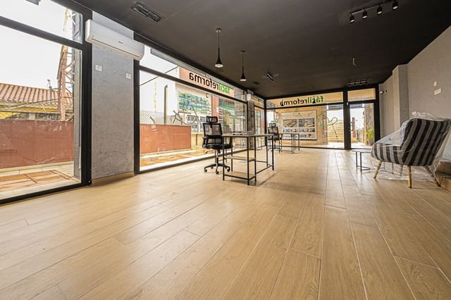 1 makuuhuone Kaupallinen myytävänä paikassa Villamartin, Orihuela - 169 000 € (Ref: 4480628)