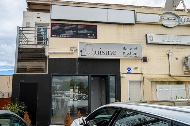 1 makuuhuone Kaupallinen myytävänä paikassa Villamartin, Orihuela - 169 000 € (Ref: 4480628)