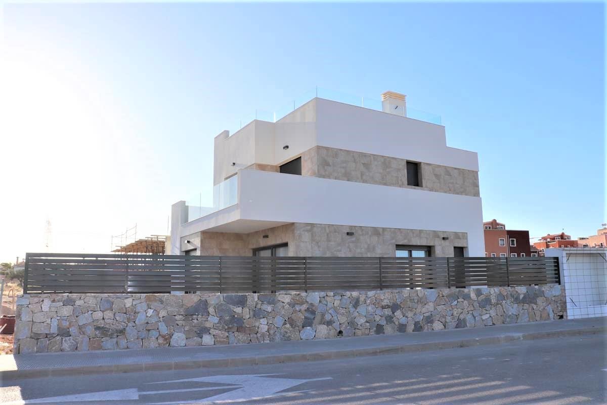 3 bedroom Villa for sale in Los Montesinos with pool - € 360,000 (Ref: 4630861)