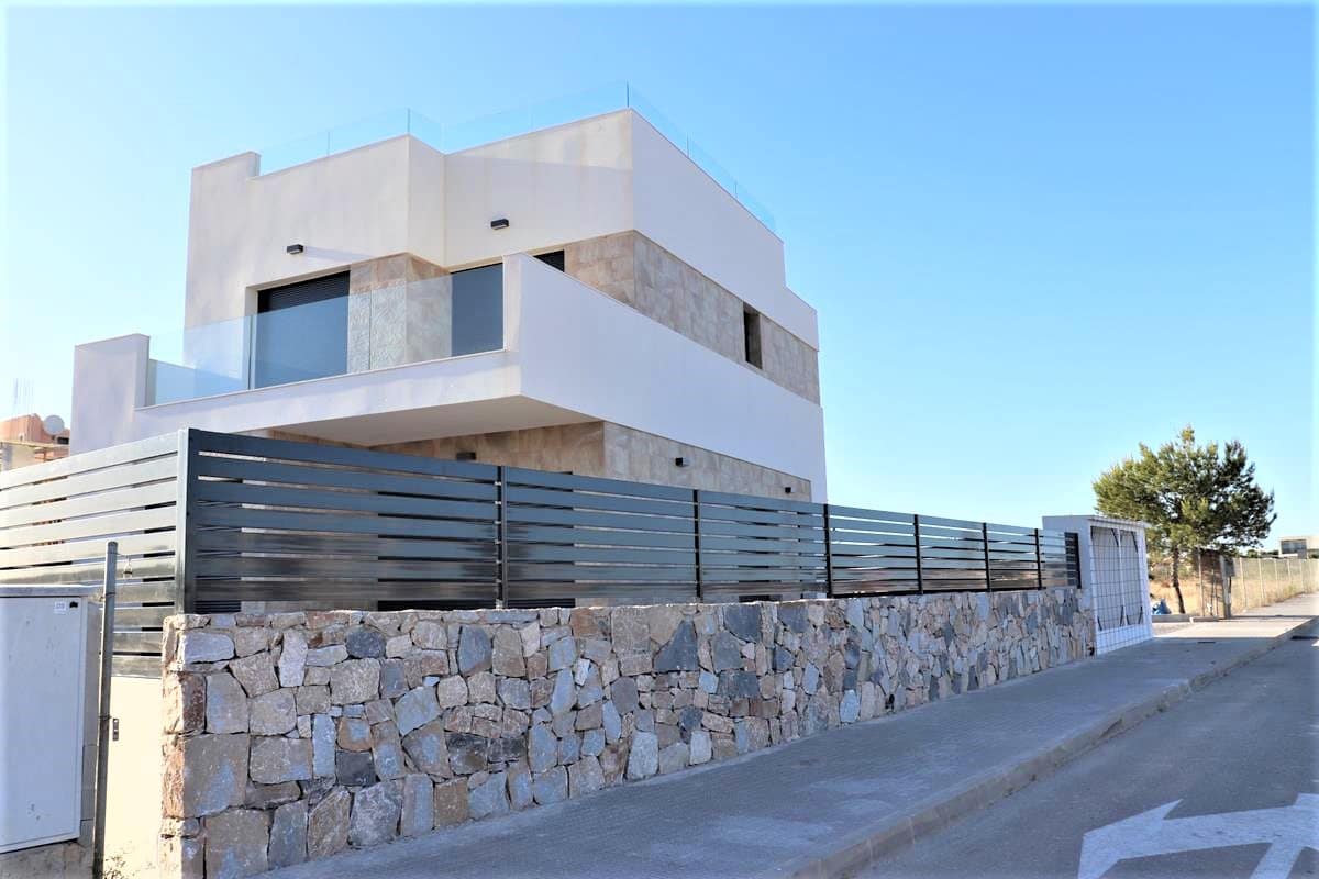 3 bedroom Villa for sale in Los Montesinos with pool - € 360,000 (Ref: 4630861)