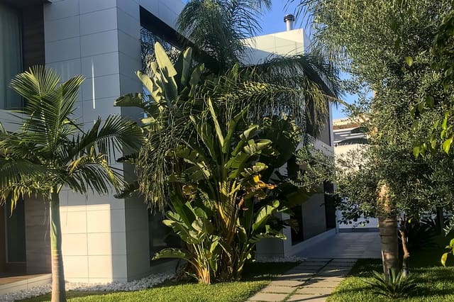 5 sypialnia Willa na sprzedaż w Dehesa de Campoamor, Orihuela z basenem - 1 900 000 € (Ref: 5067954)