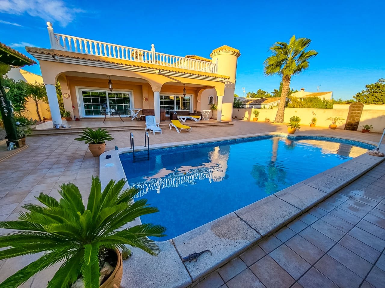 3 chambre Villa/Maison à vendre à Playa Flamenca avec piscine garage - 950 000 € (Ref: 6387211)