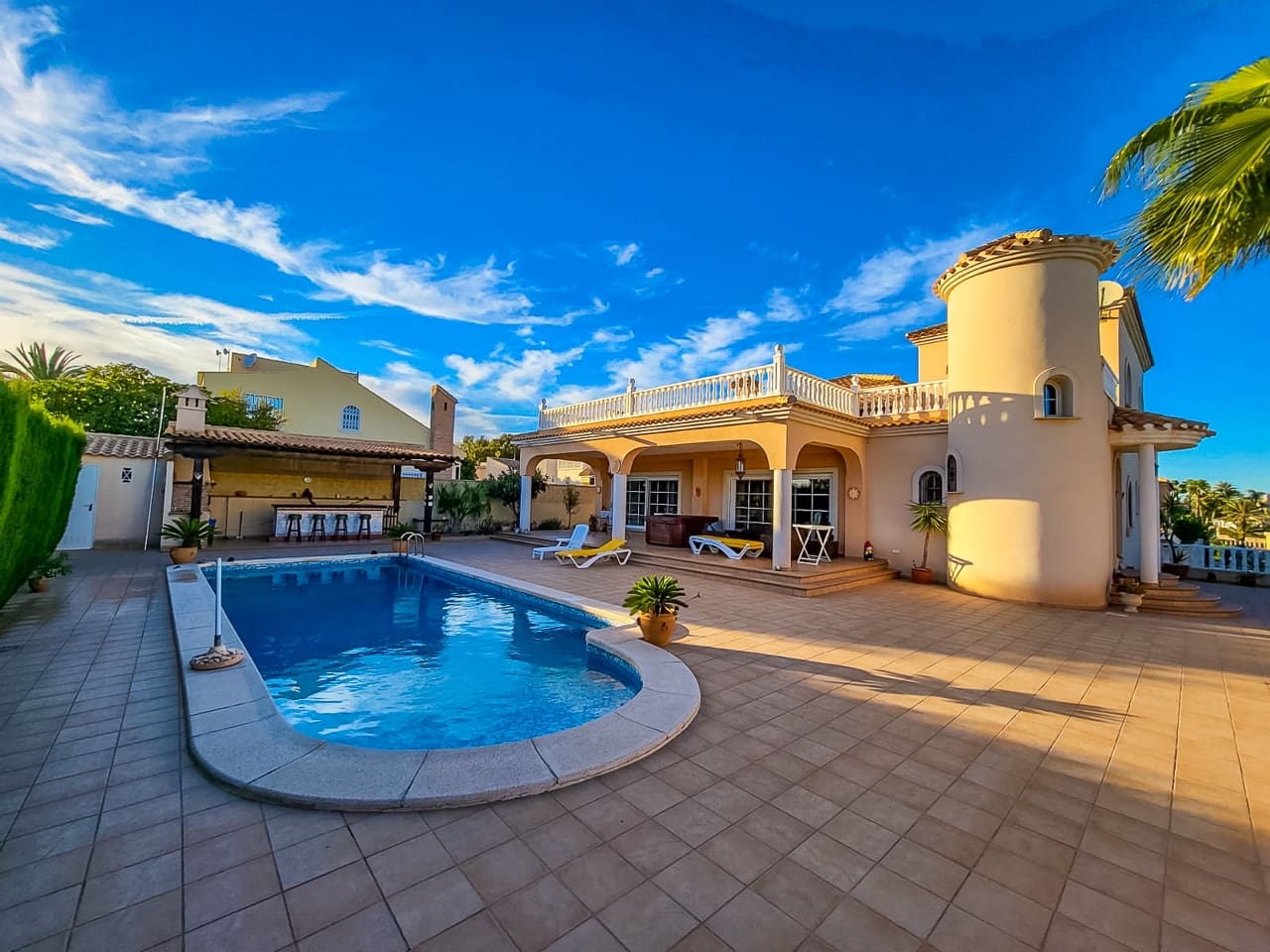 3 chambre Villa/Maison à vendre à Playa Flamenca avec piscine garage - 950 000 € (Ref: 6387211)