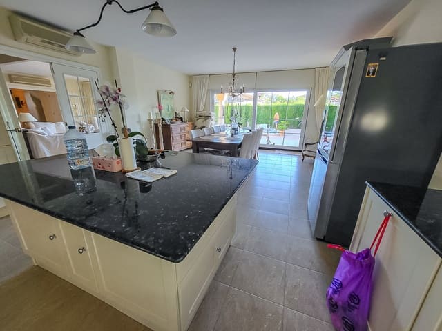 3 Zimmer Villa zu verkaufen in Playa Flamenca, Orihuela mit Pool Garage - 950.000 € (Ref: 6387211)