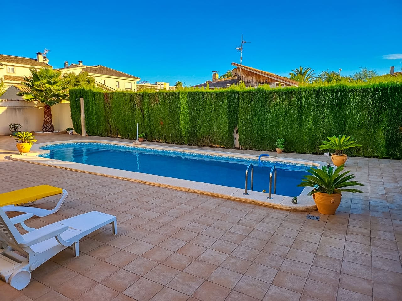 3 chambre Villa/Maison à vendre à Playa Flamenca avec piscine garage - 950 000 € (Ref: 6387211)