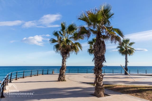 3 Zimmer Villa zu verkaufen in Playa Flamenca, Orihuela mit Pool Garage - 950.000 € (Ref: 6387211)