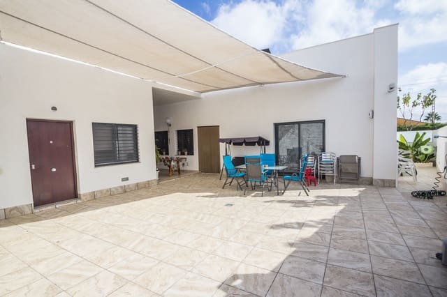 4 soverom Villa til salgs i Torre de la Horadada, Pilar de la Horadada med svømmebasseng - € 595 000 (Ref: 6979188)