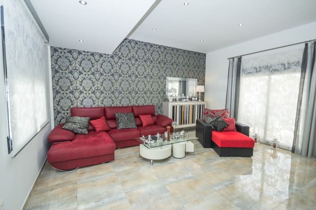 4 soverom Villa til salgs i Torre de la Horadada, Pilar de la Horadada med svømmebasseng - € 595 000 (Ref: 6979188)