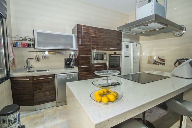 4 soverom Villa til salgs i Torre de la Horadada, Pilar de la Horadada med svømmebasseng - € 595 000 (Ref: 6979188)