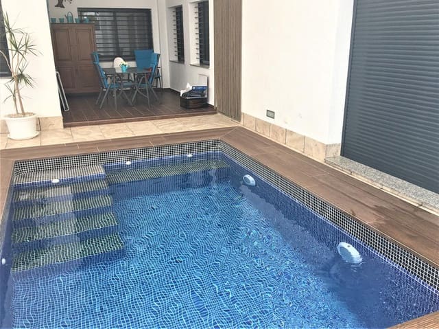 4 soverom Villa til salgs i Torre de la Horadada, Pilar de la Horadada med svømmebasseng - € 595 000 (Ref: 6979188)