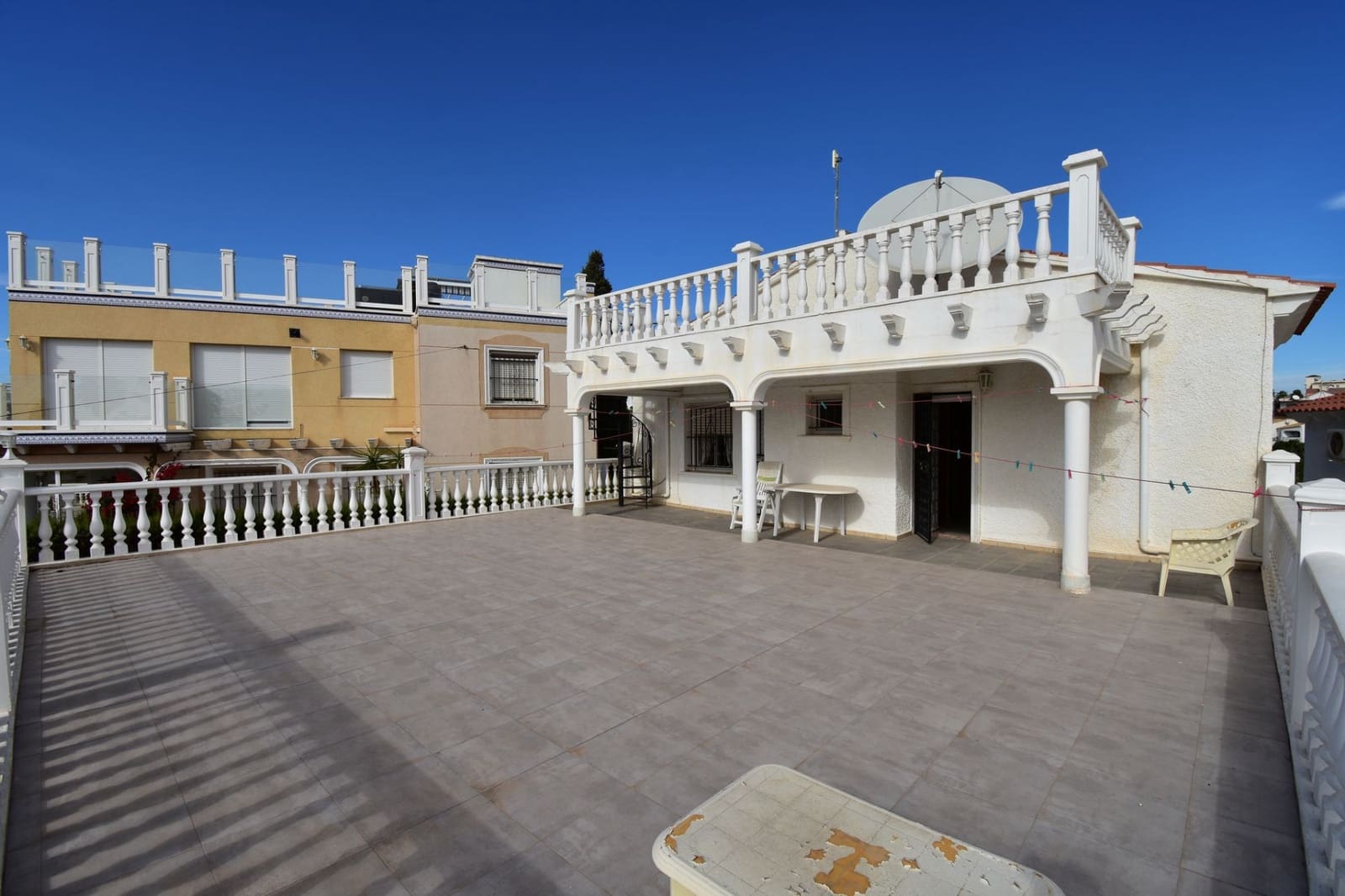 10 bedroom Villa for sale in Playa Flamenca with pool - € 3,000,000 (Ref: 7336671)