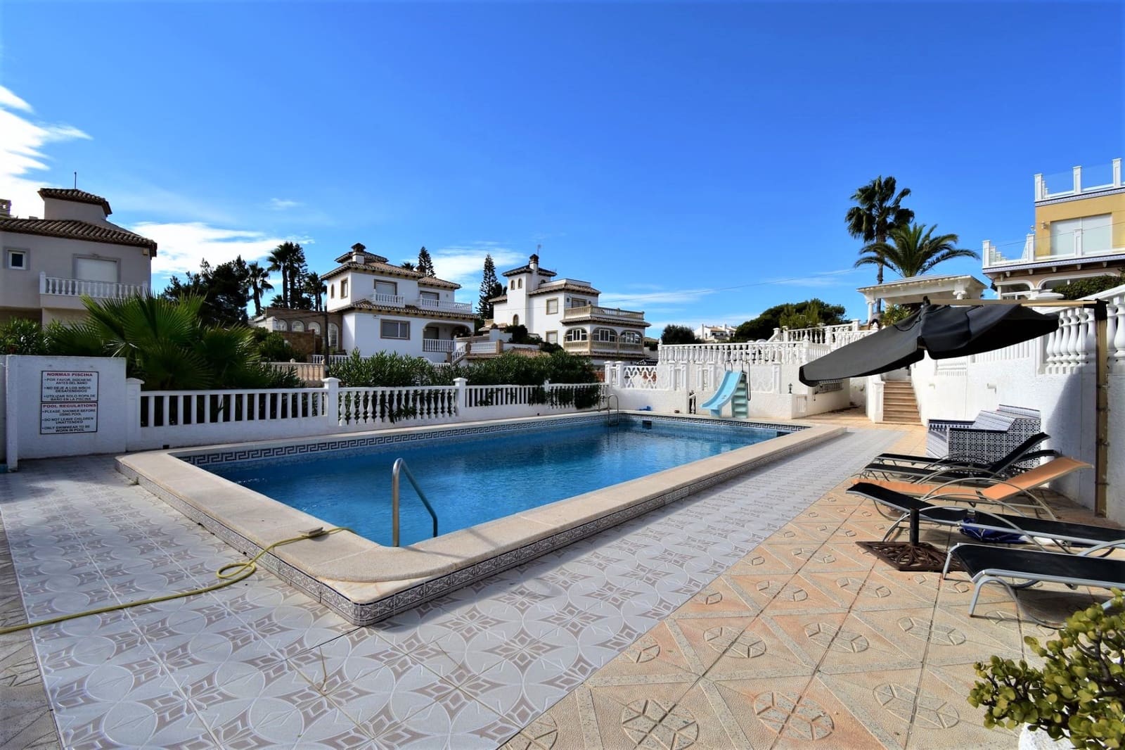 10 bedroom Villa for sale in Playa Flamenca with pool - € 3,000,000 (Ref: 7336671)
