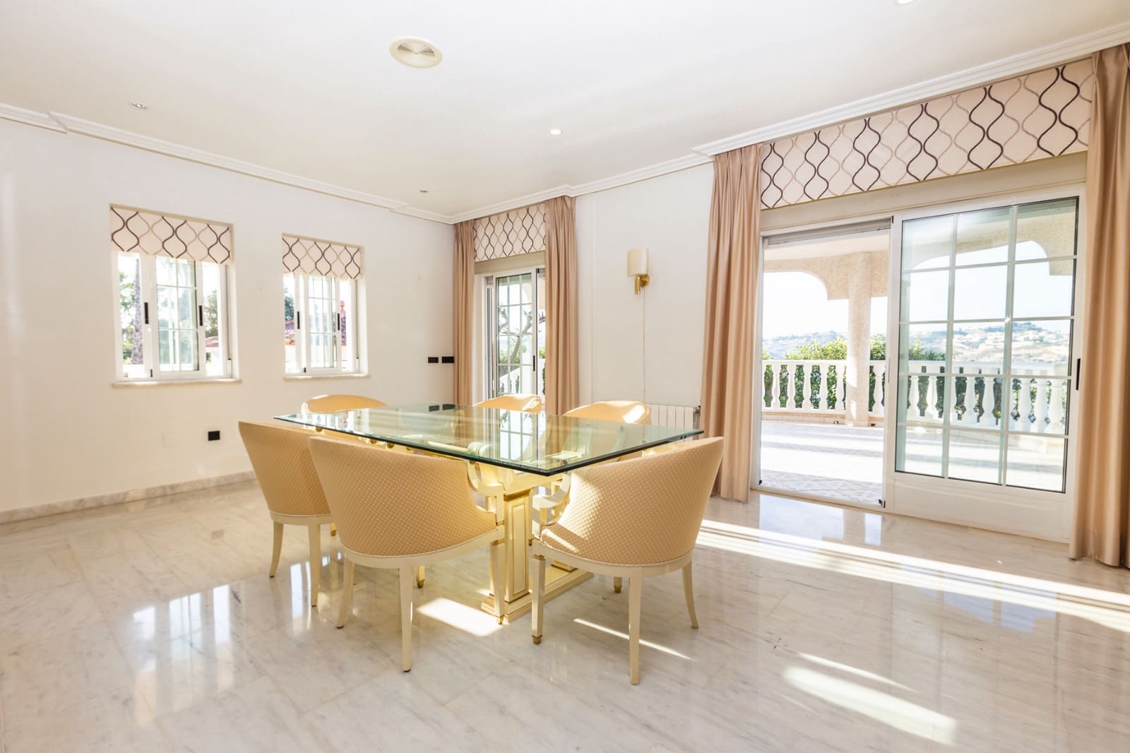 4 Zimmer Villa zu verkaufen in Ciudad Quesada mit Pool - 990.000 € (Ref: 7351435)