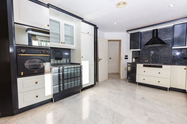 4 Zimmer Villa zu verkaufen in Ciudad Quesada, Rojales mit Pool - 990.000 € (Ref: 7351435)