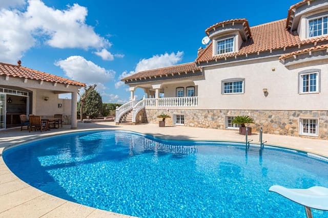 4 Zimmer Villa zu verkaufen in Ciudad Quesada, Rojales mit Pool - 990.000 € (Ref: 7351435)
