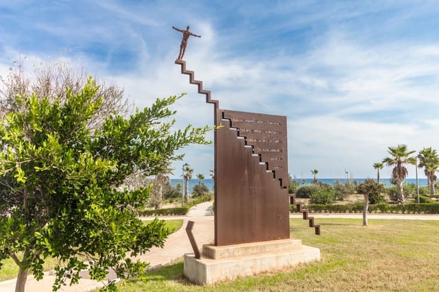 3 quarto Moradia para venda em Mil Palmeras, Pilar de la Horadada com piscina - 539 900 € (Ref: 7367921)