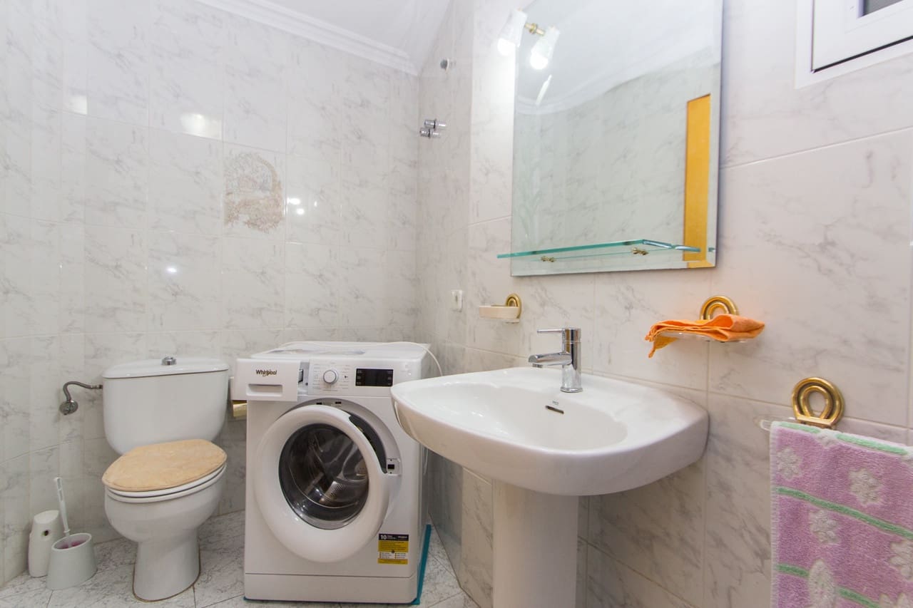 3 slaapkamer Appartement te huur in Torrevieja - € 850 (Ref: 7642454)