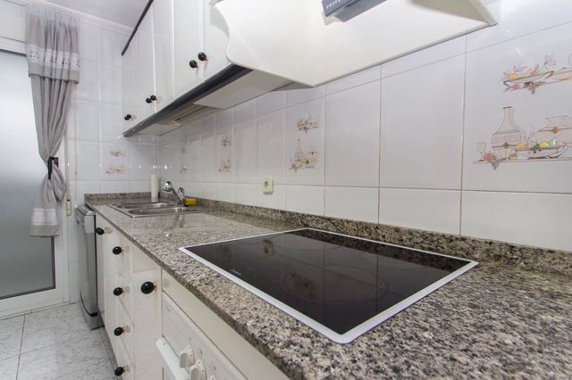 3 slaapkamer Appartement te huur in Centro, Torrevieja - € 850 (Ref: 7642454)