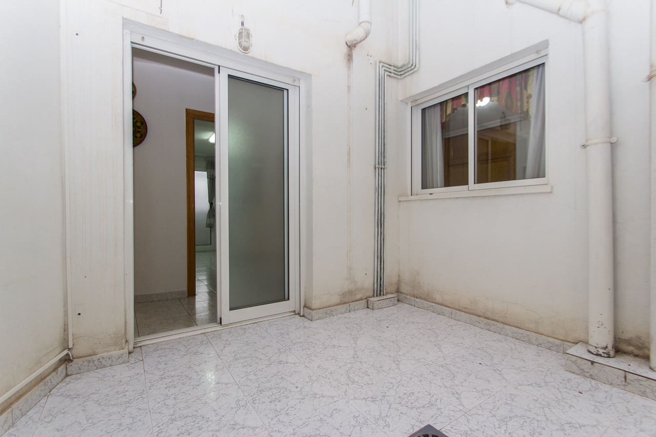 3 slaapkamer Appartement te huur in Torrevieja - € 850 (Ref: 7642454)