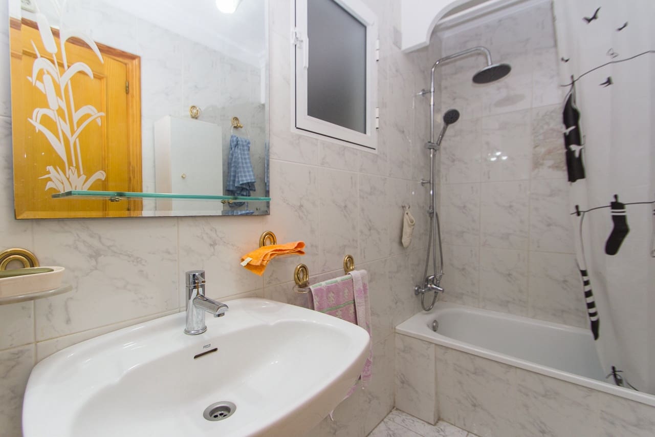 3 slaapkamer Appartement te huur in Torrevieja - € 850 (Ref: 7642454)