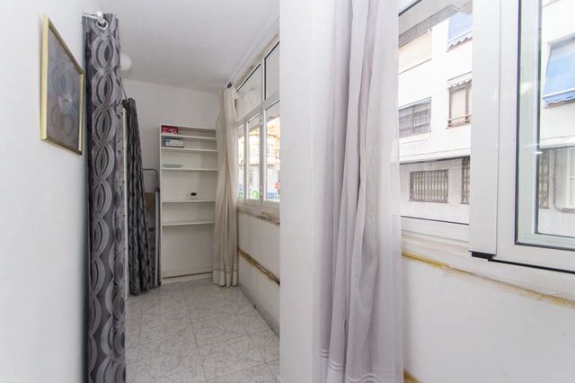 3 slaapkamer Appartement te huur in Centro, Torrevieja - € 850 (Ref: 7642454)