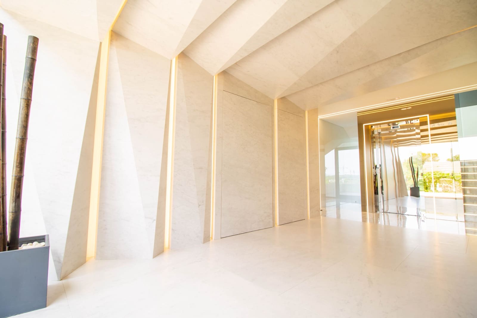 3 quarto Apartamento para venda em Las Colinas Golf com piscina garagem - 895 000 € (Ref: 7821683)