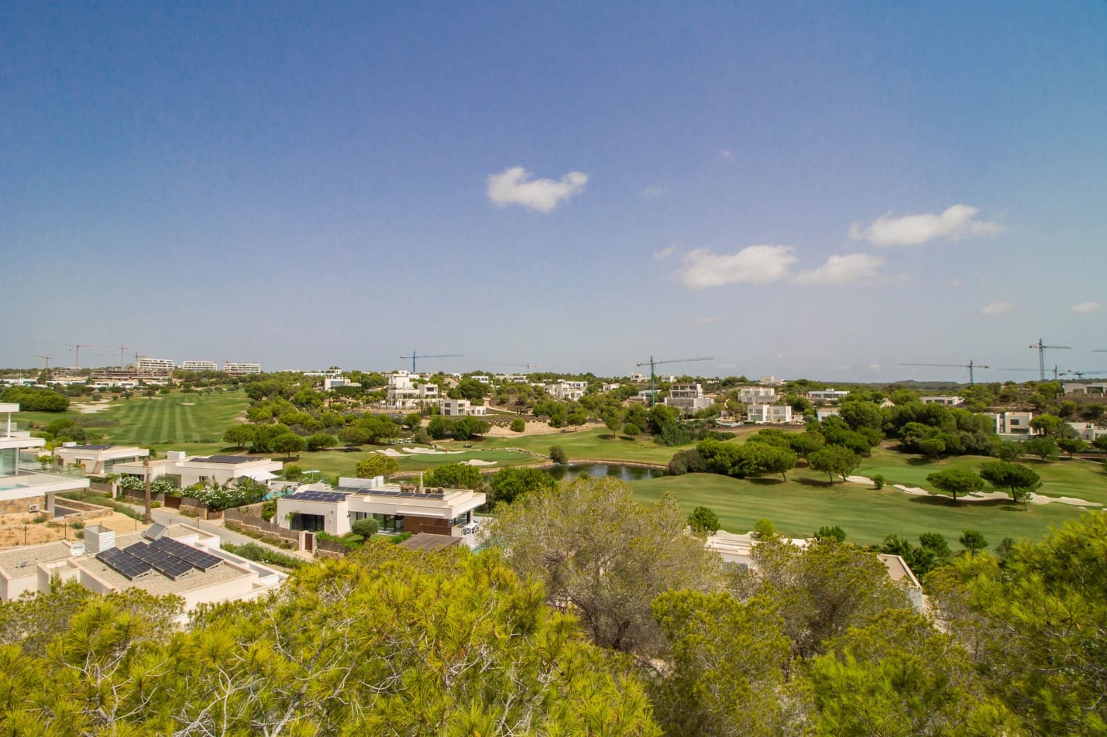 3 quarto Apartamento para venda em Las Colinas Golf com piscina garagem - 895 000 € (Ref: 7821683)