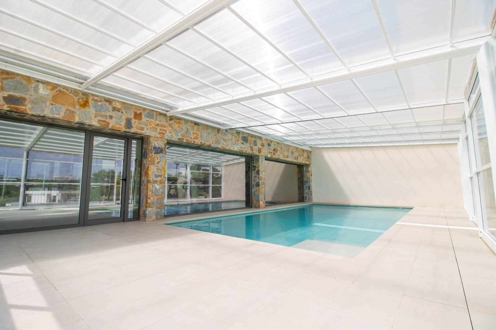 3 quarto Apartamento para venda em Las Colinas Golf com piscina garagem - 895 000 € (Ref: 7821683)