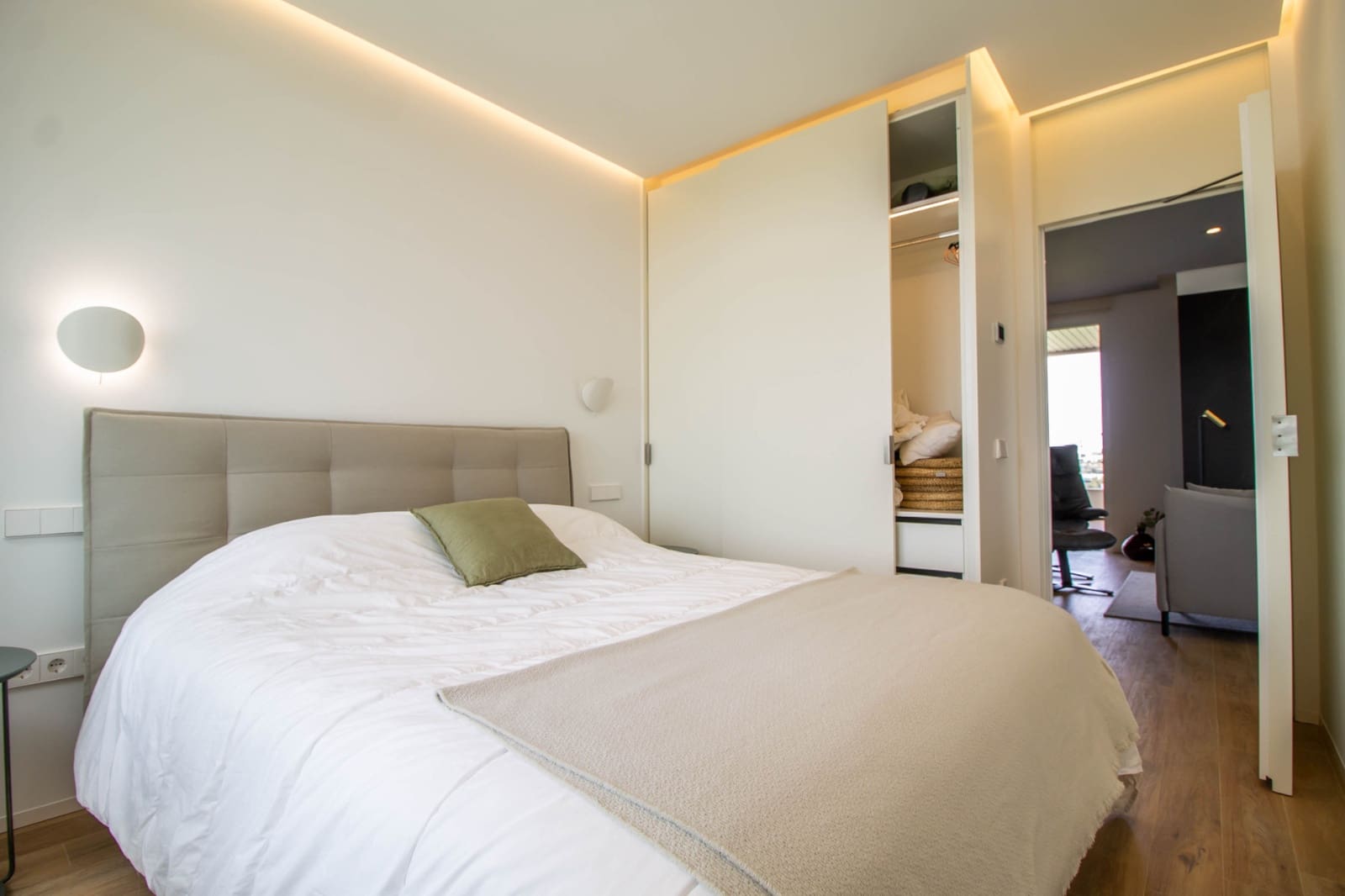 3 quarto Apartamento para venda em Las Colinas Golf com piscina garagem - 895 000 € (Ref: 7821683)